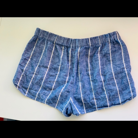 Alice and Olivia high waisted linen shorts - Picture 3 of 3